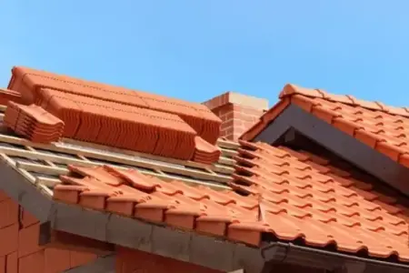 Pose et rénovation de toiture en tuiles au Porge